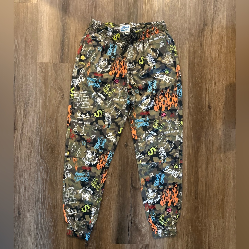Vibrant Graphic Men's Joggers Camo Fresh Print of Bel Air. NWT